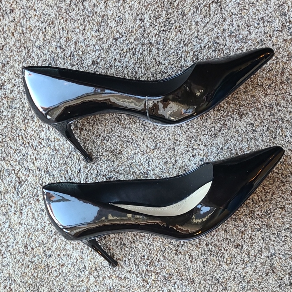 Schutz Leather Pointed Toe Pump 9